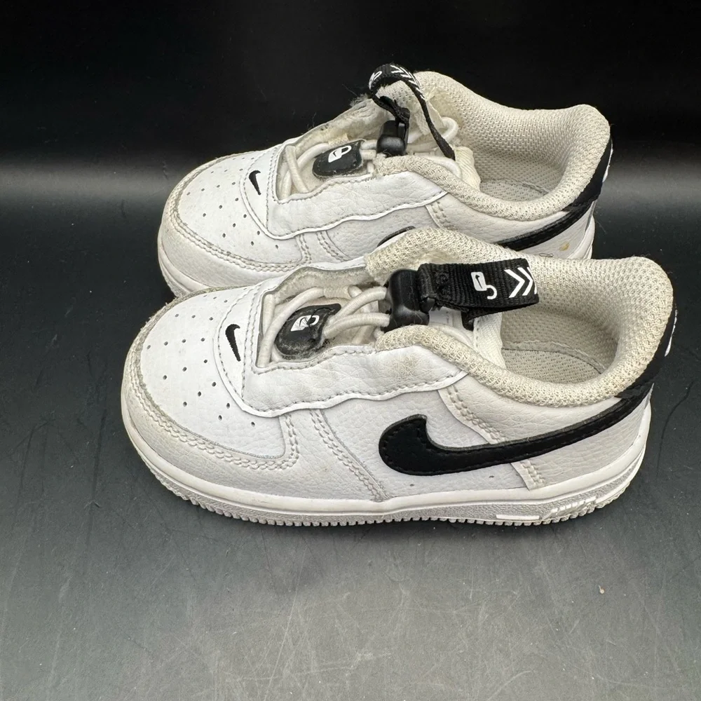 Air Force 1  Utility Nike White/Black Baby Toddler Sz 6C CU5289-104 Used Yr 21
